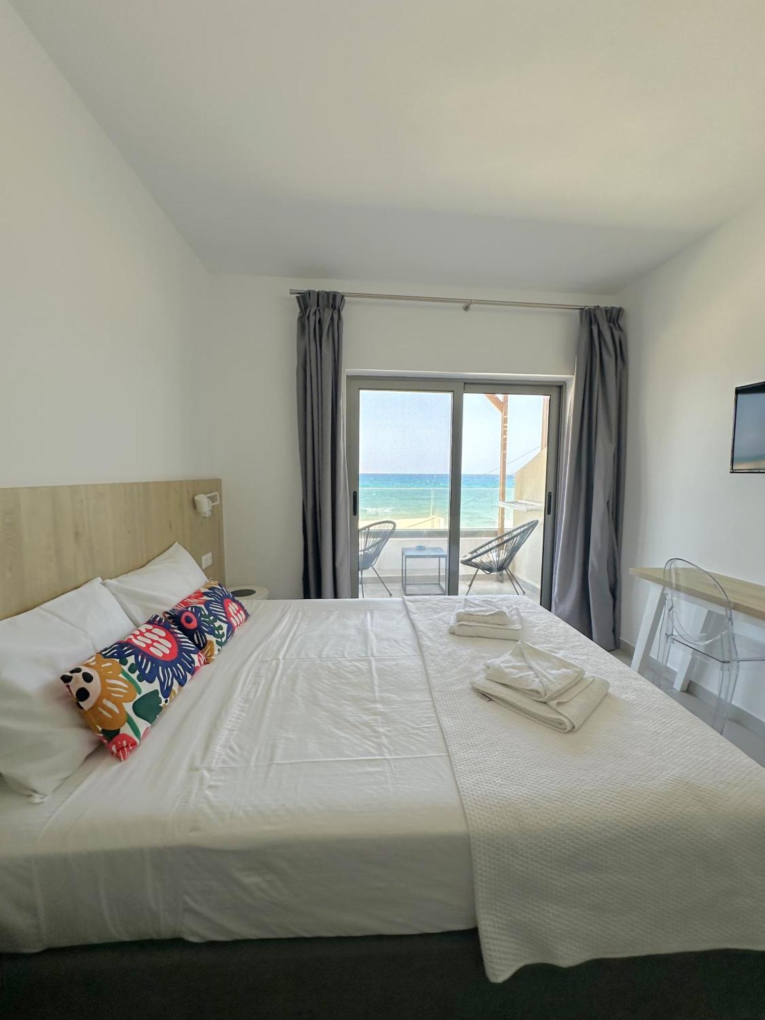 Anfi Suites Goúvai Bilik gambar