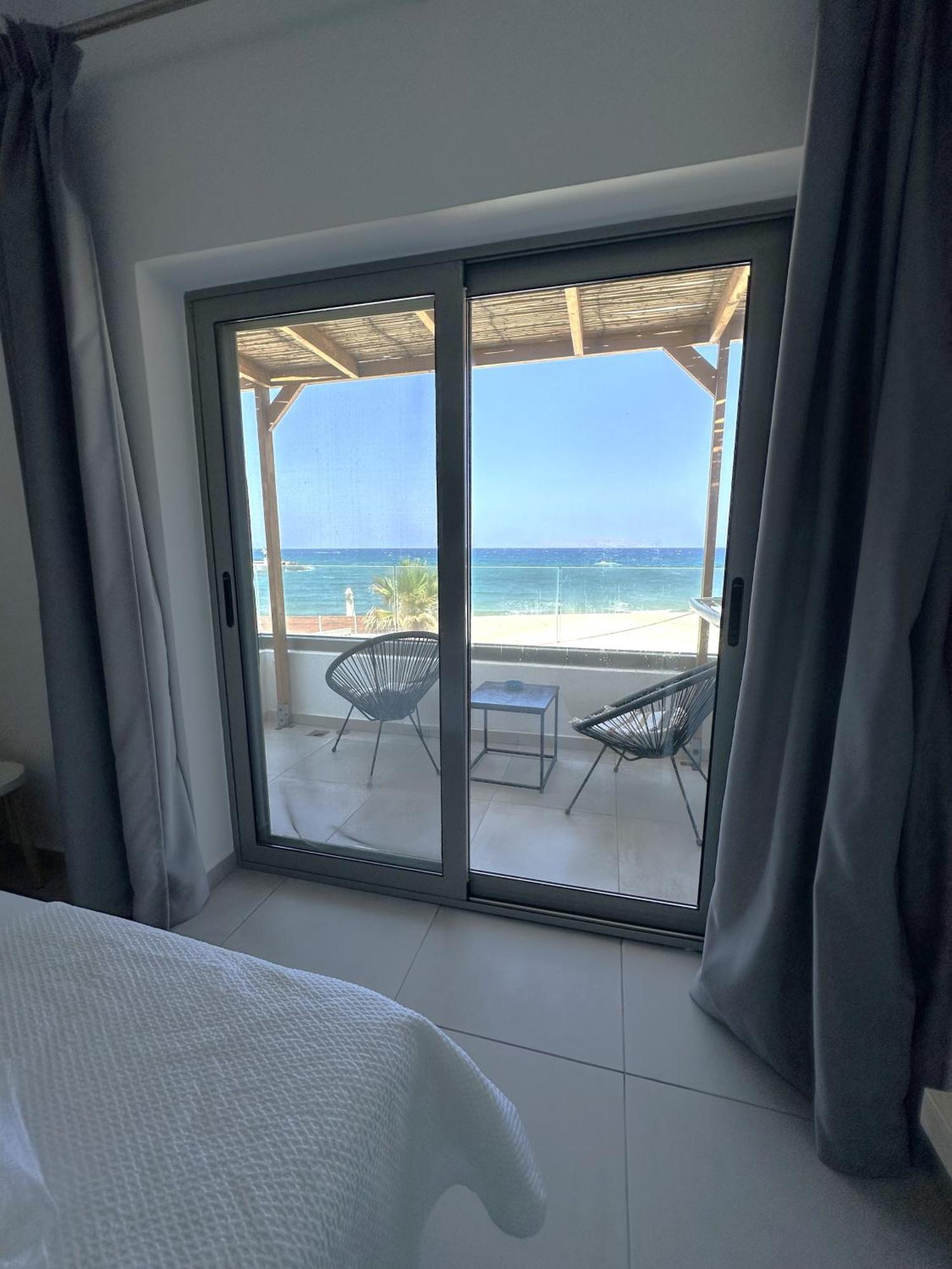 Anfi Suites Goúvai Bilik gambar